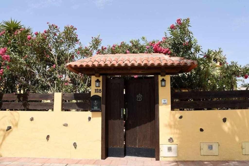 Aurora Mari Villa Your Dream Steps From The Ocean Shore Caleta De Fuste Exterior photo